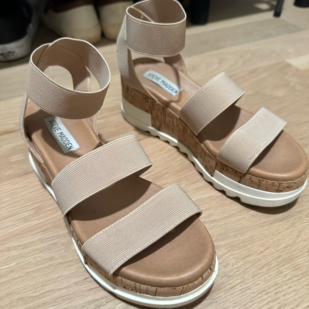Steve Madden Women's Tan Platform Sandals